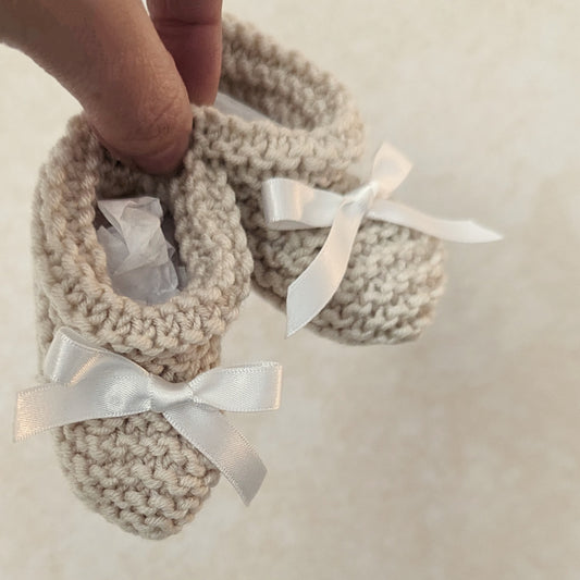 Hand-knitted Stone Booties with bow